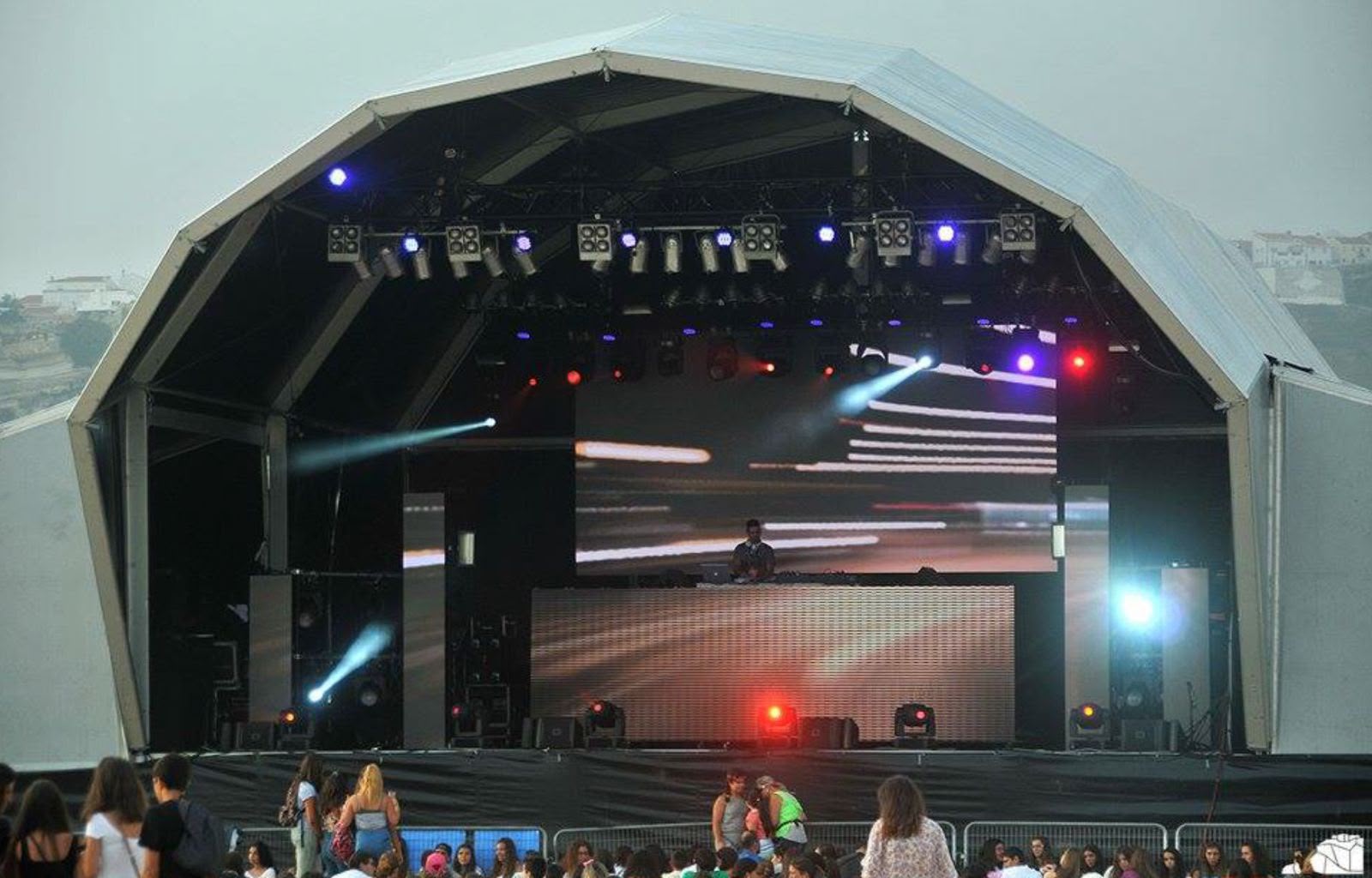 LED headline stage